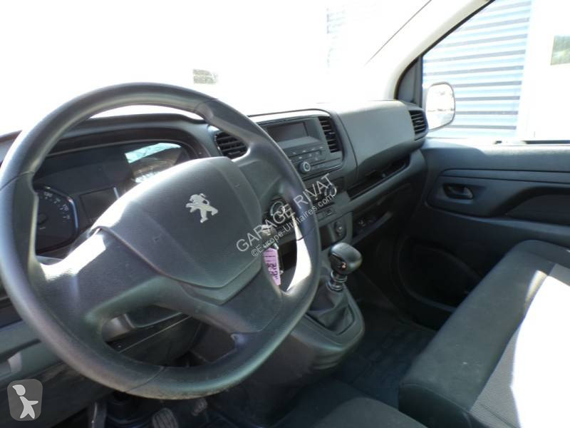 Véhicule utilitaire Peugeot 2.0L bluehdi 145