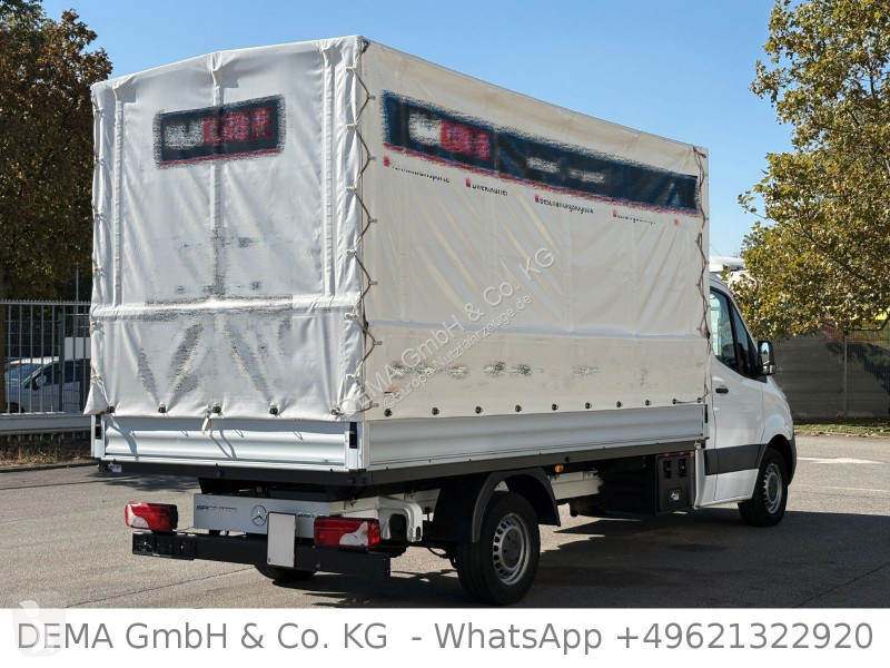 Véhicule utilitaire Mercedes...