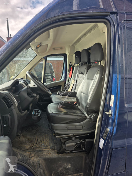 Véhicule utilitaire Fiat ducato