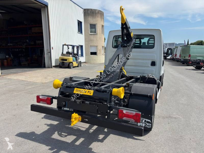 Véhicule utilitaire Iveco 35C16