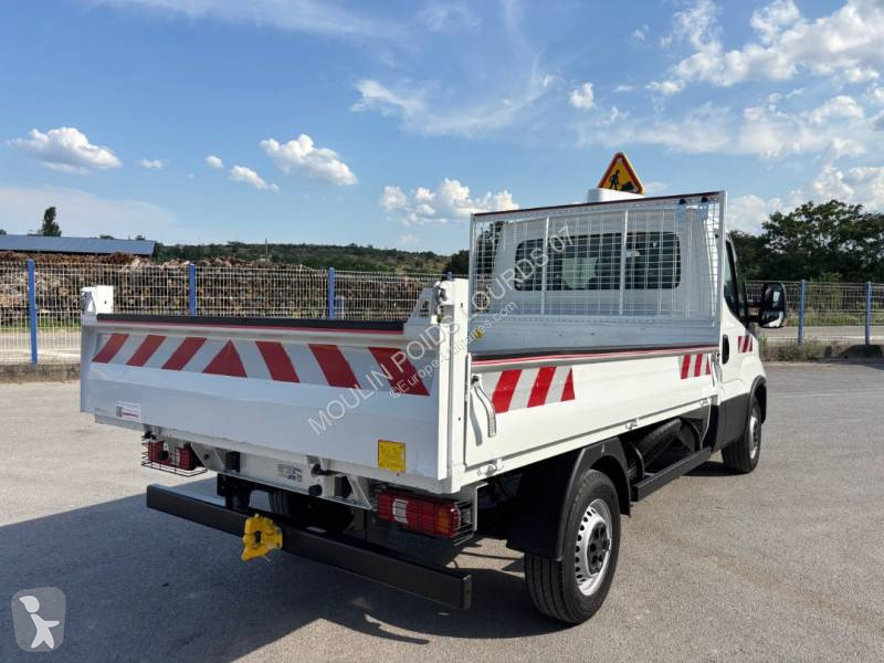Véhicule utilitaire Iveco 35S14