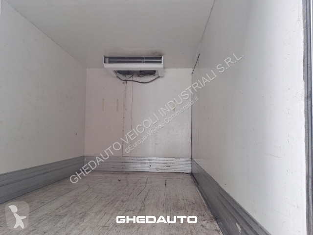 Véhicule utilitaire Iveco DAILY 35C12 BOX...