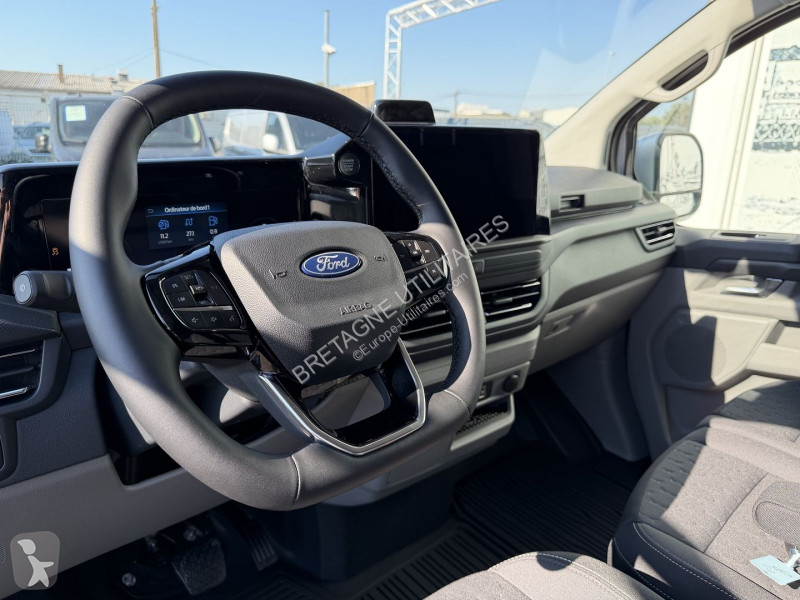Véhicule utilitaire Ford TRANSIT CUSTOM FG 4X4...