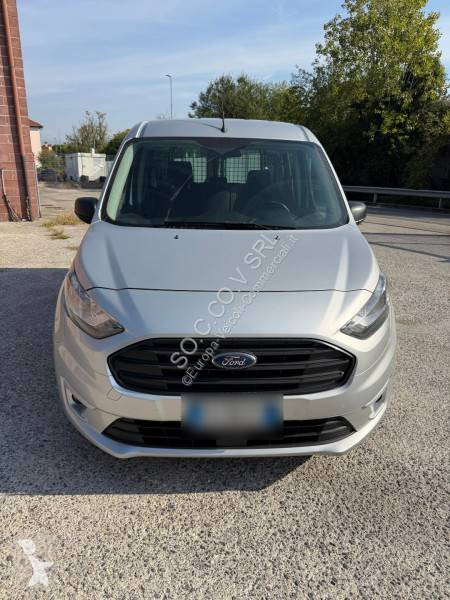 Véhicule utilitaire Ford
