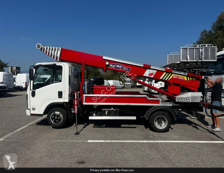 Véhicule utilitaire Isuzu