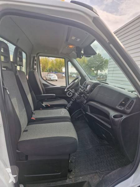 Véhicule utilitaire Iveco 50C18