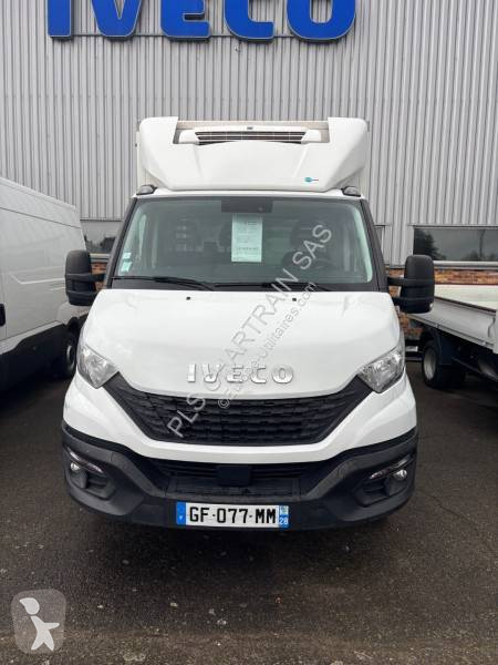 Véhicule utilitaire Iveco 35C16H