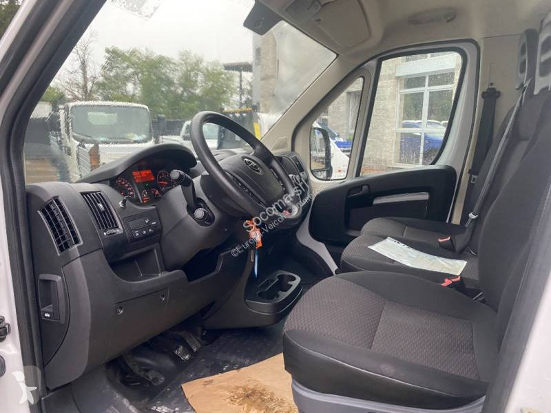 Véhicule utilitaire Peugeot 335 L3 BLUEHDI 165...