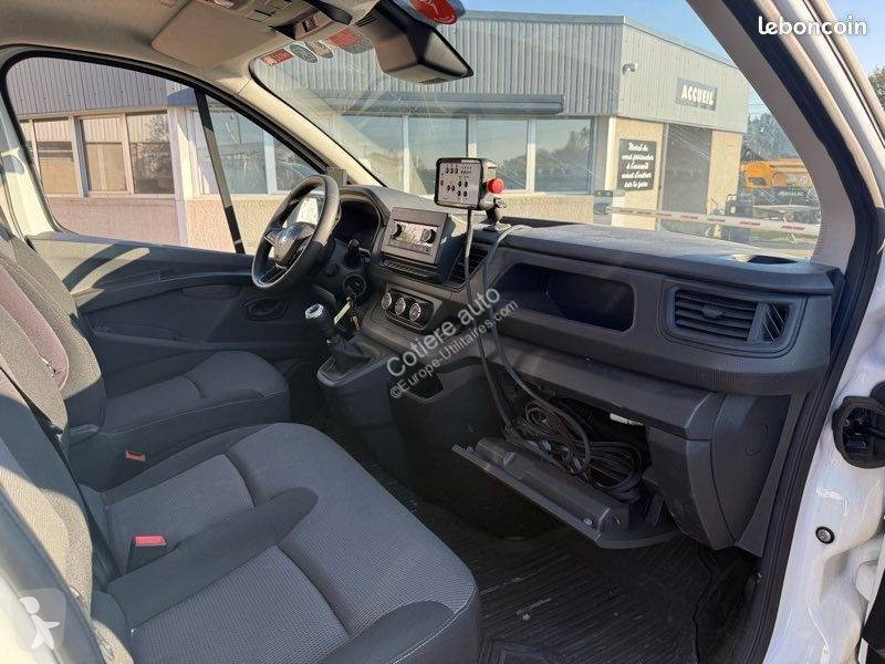 Véhicule utilitaire Renault 2,0L DCI