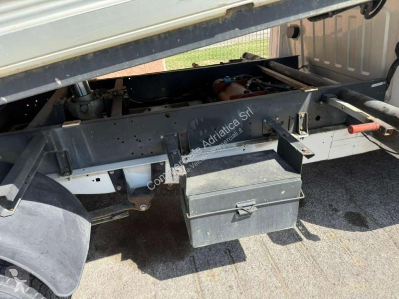 Véhicule utilitaire Ford 125T350