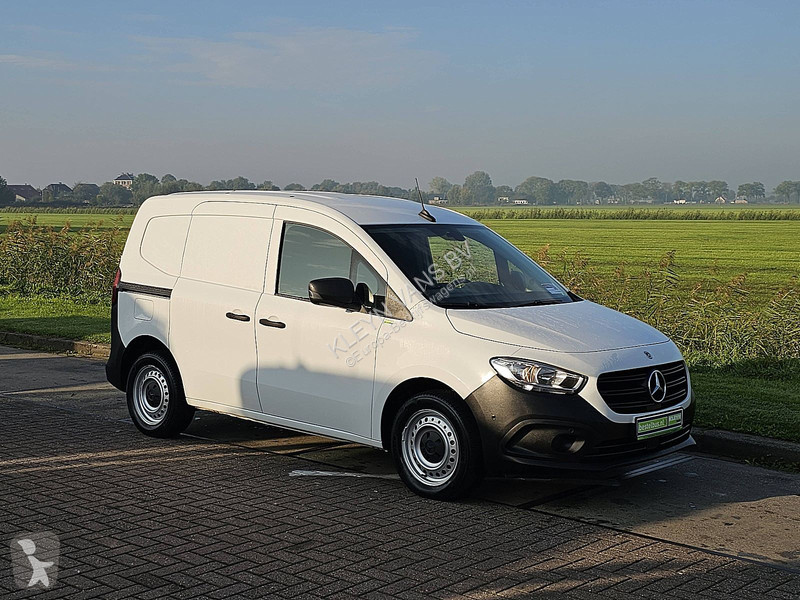 Véhicule utilitaire Mercedes 108 CDI LONG Mbux...