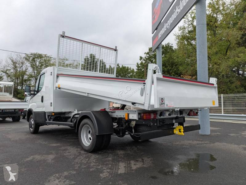 Véhicule utilitaire Iveco 35C18H