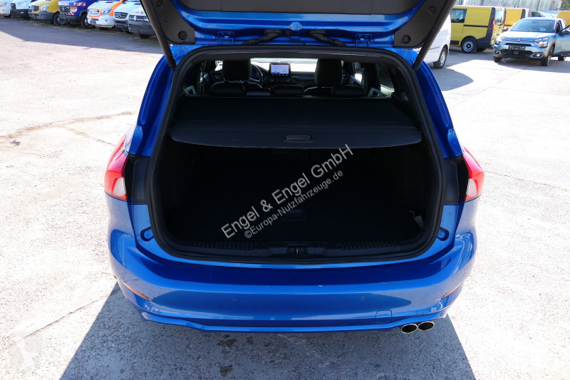 Véhicule utilitaire Ford Focus Turnier ST-Line...