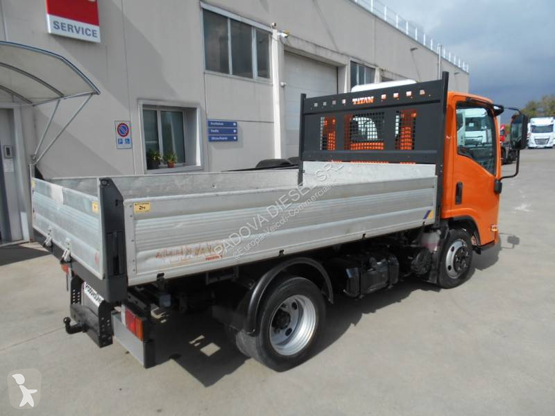 Véhicule utilitaire Isuzu