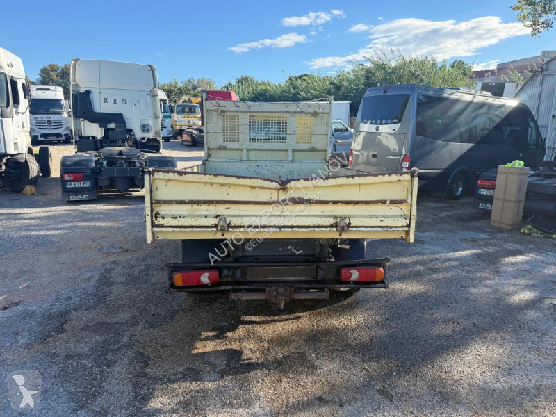 Véhicule utilitaire Renault 130