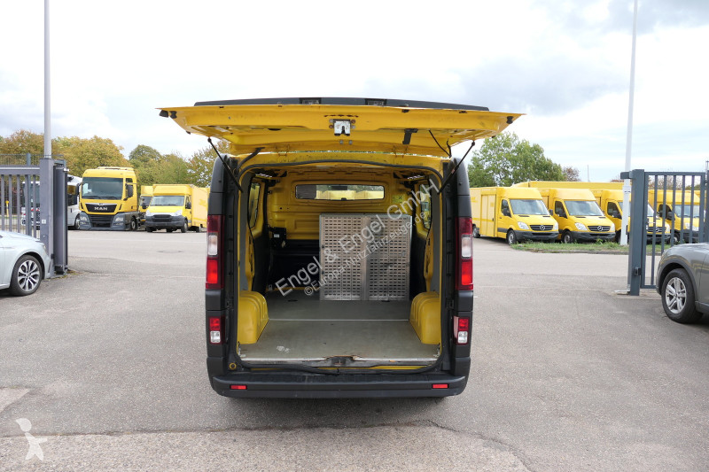 Véhicule utilitaire Renault Trafic 1,6 dCi L1H1...