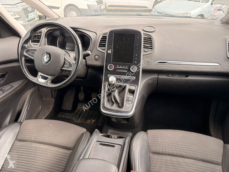 Véhicule utilitaire Renault Scénic IV 1.3 TCe...
