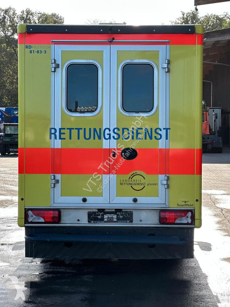 Véhicule utilitaire Mercedes 519 Cdi Hospi...