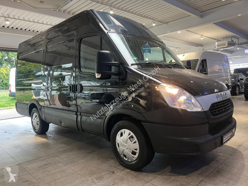 Véhicule utilitaire Iveco 35S17 *AHK=3,500...