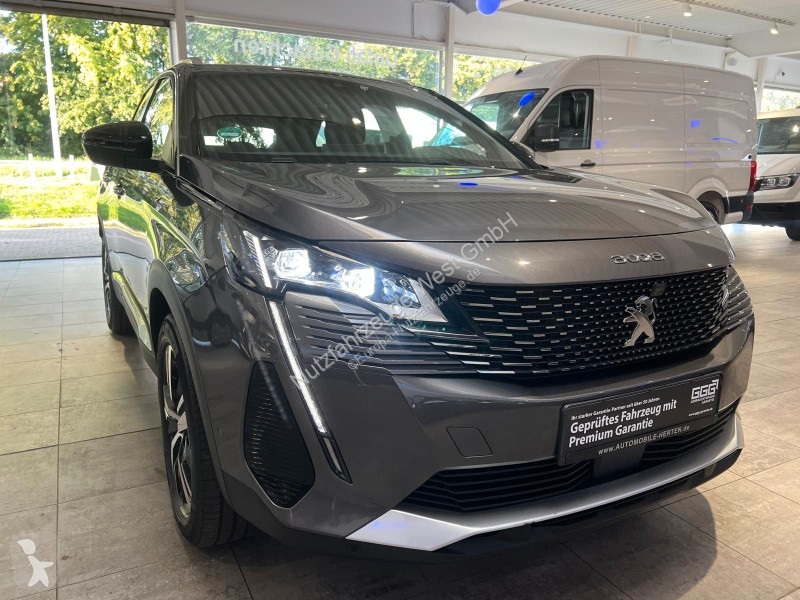 Véhicule utilitaire Peugeot GT...