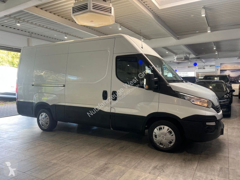 Užitkové vozidlo Iveco 35S16...