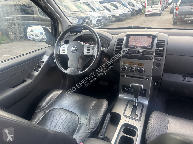 Véhicule utilitaire Nissan NAVARA 2.5 DCI 174CH...