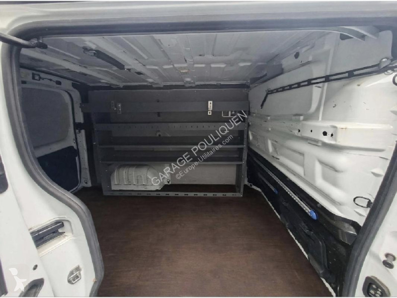 Véhicule utilitaire Renault FGN 2.0 DCI 120...