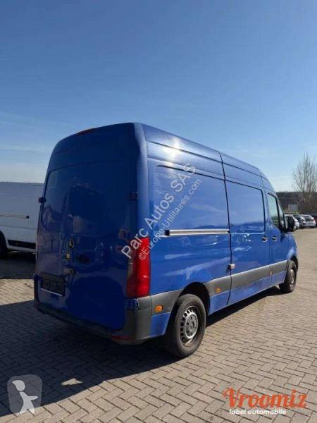 Mercedes  van