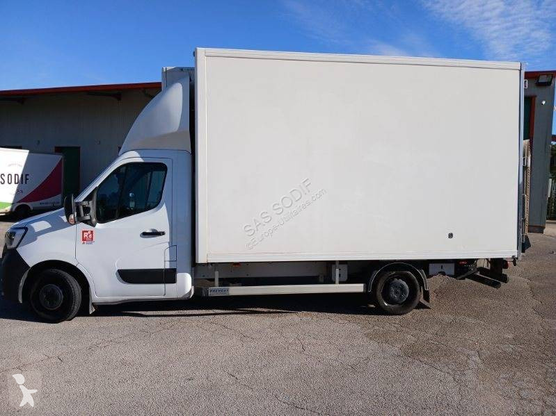 Véhicule utilitaire Renault  L3H1 2.3 DCI 145...