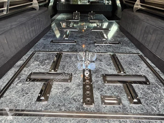 Véhicule utilitaire Lincoln towncar funeralcar ASX