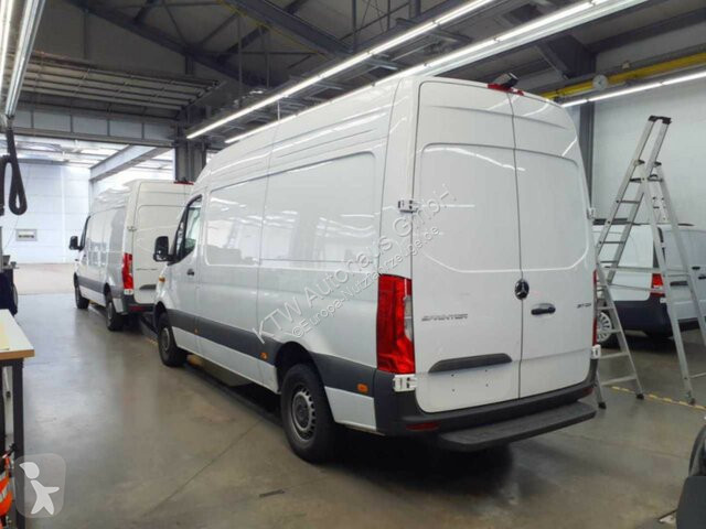 عربة نفعية Mercedes Sprinter 317...