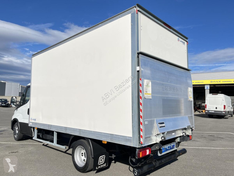 Iveco 35C16H CAISSE LABBE HAYON AUVENT...