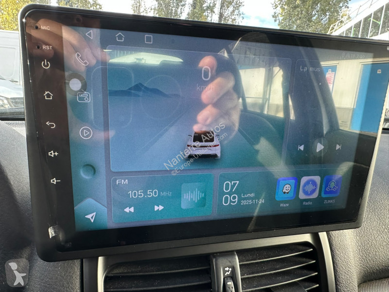 Užitkové vozidlo Renault CLIO II CAR PLAY 1.5...