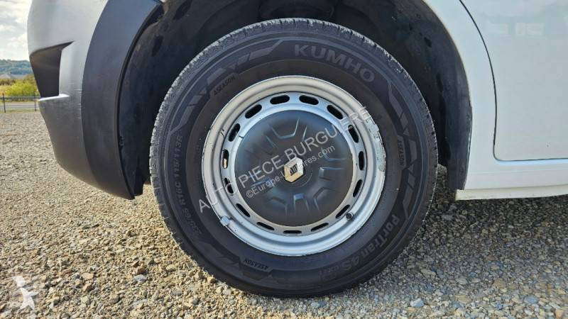 Véhicule utilitaire Renault 2.3 DCI 125