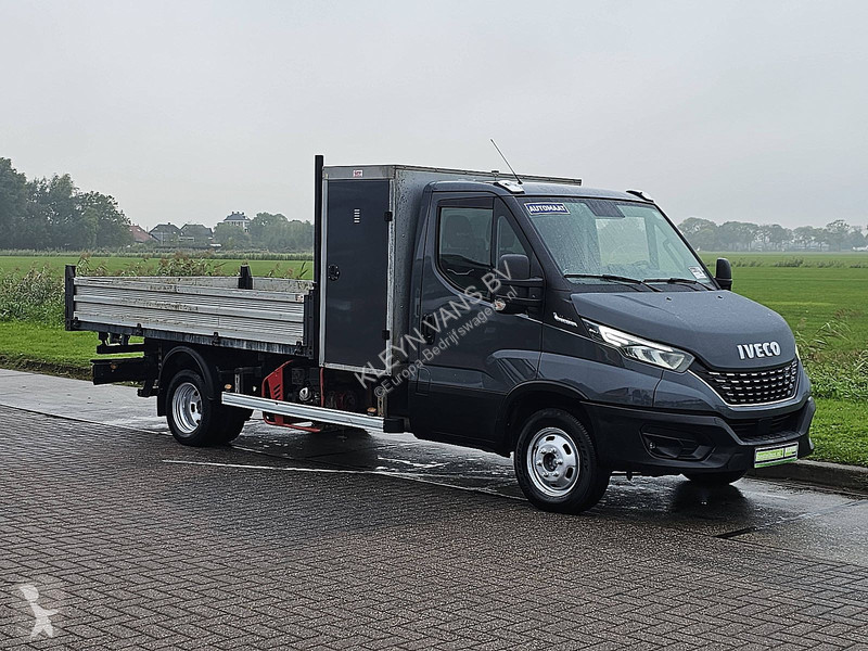 Véhicule utilitaire Iveco 35C18 kipper ac aut...