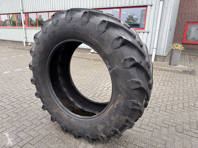 Véhicule utilitaire Trelleborg 650/65R42 TM800