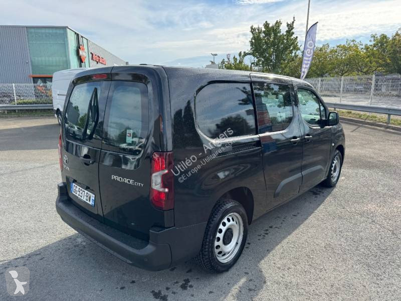 Véhicule utilitaire Toyota LONG 1.5L 100CH...