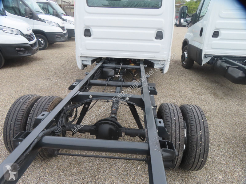 Véhicule utilitaire Iveco 35C14 Doka 2,3 FZ.172