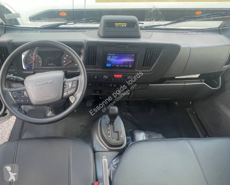 Véhicule utilitaire Isuzu