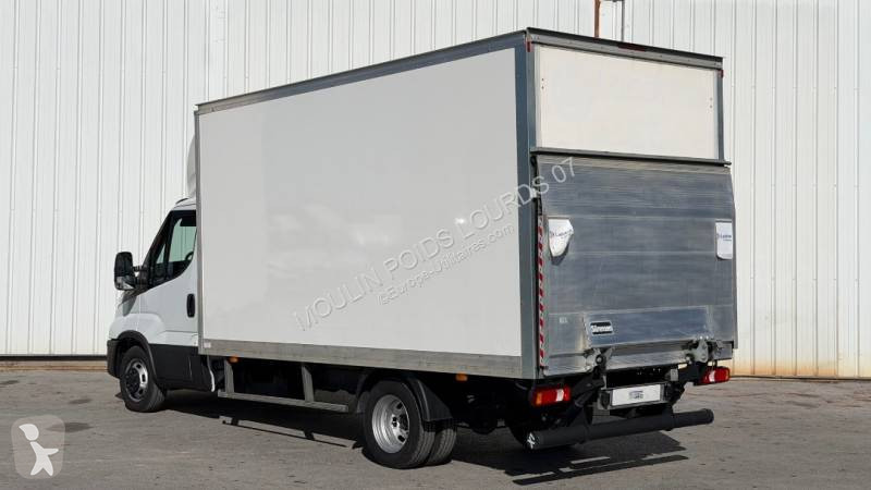 Véhicule utilitaire Iveco 35C16