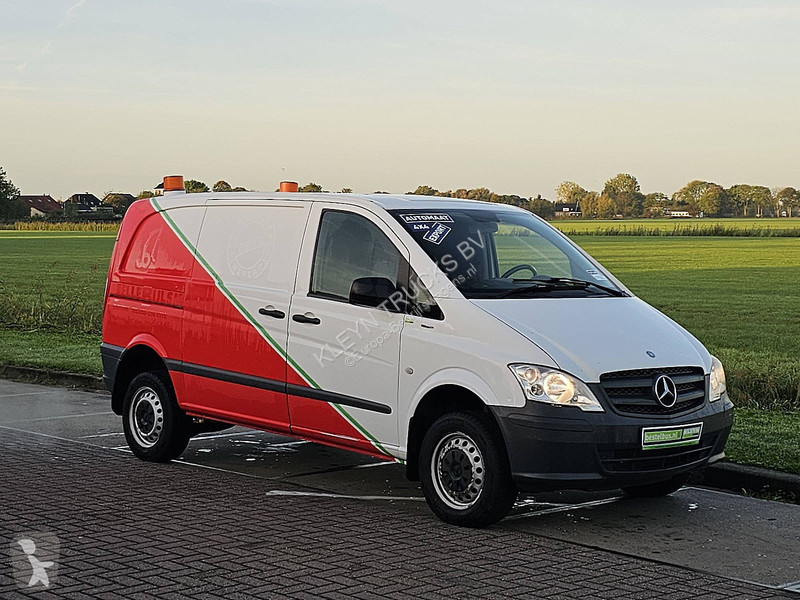 Véhicule utilitaire Mercedes 116 Kompakt 4x4 ac...