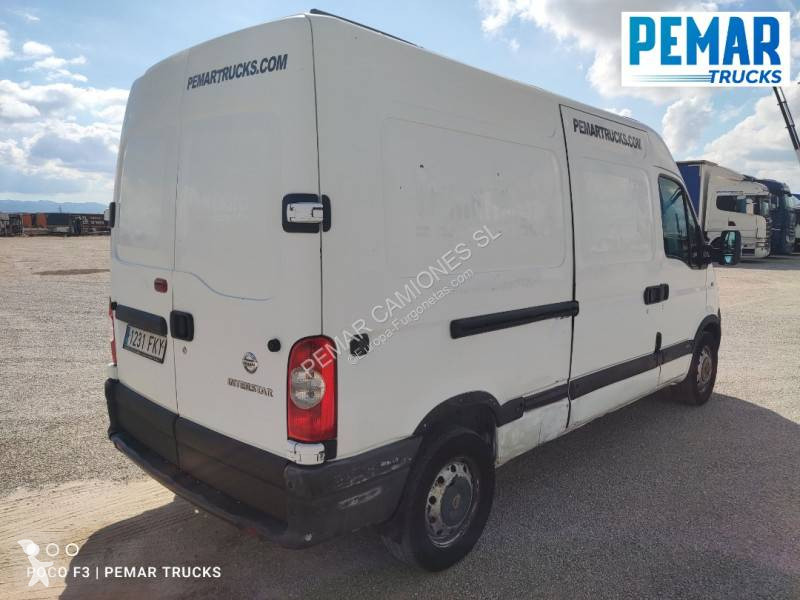 Véhicule utilitaire Nissan