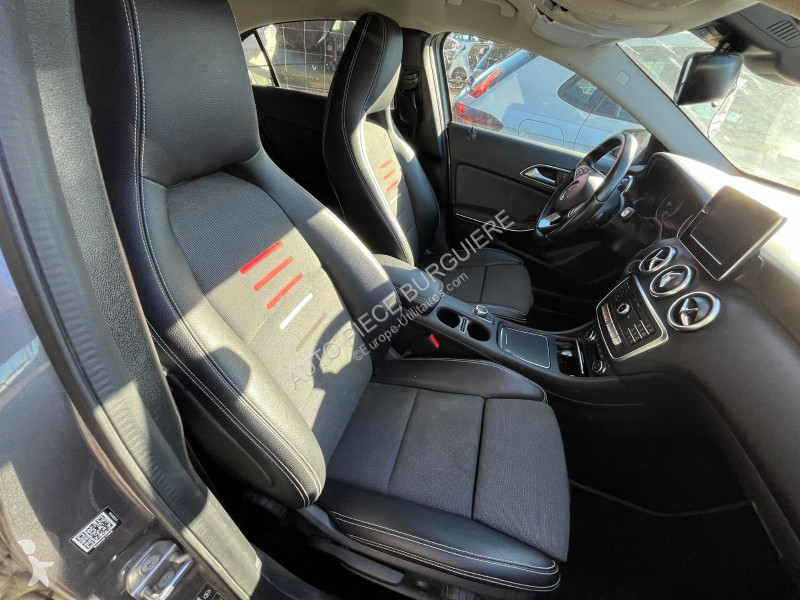 Véhicule utilitaire Mercedes 180d CDi 109...