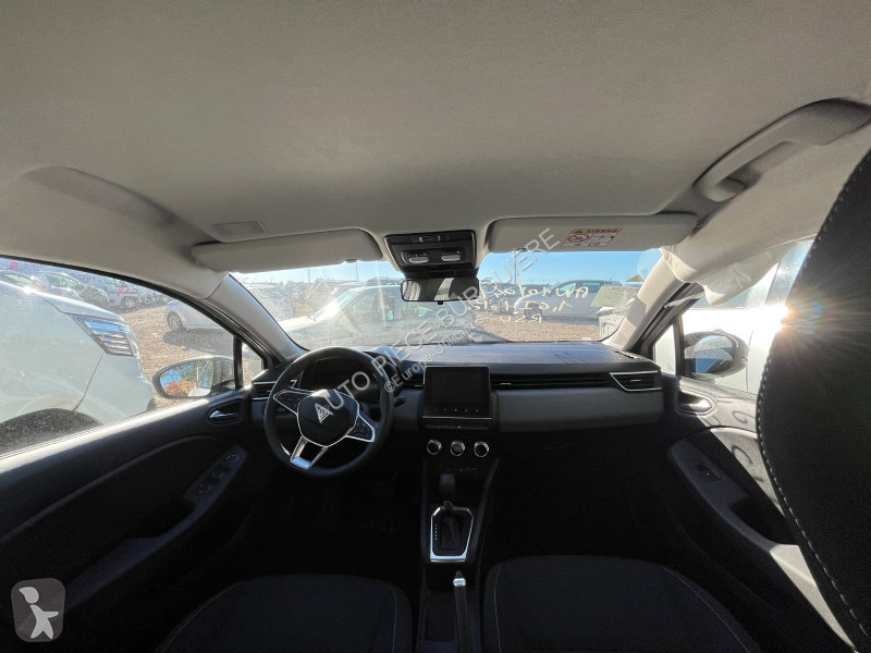 Véhicule utilitaire Renault 1.6 E-Tech 145...