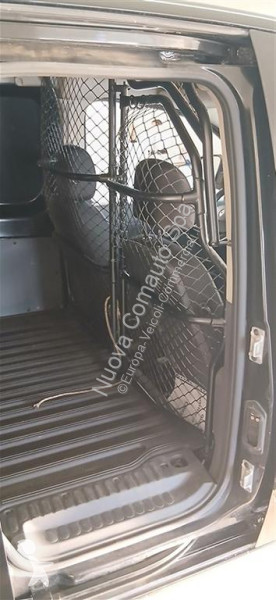 Véhicule utilitaire Renault II