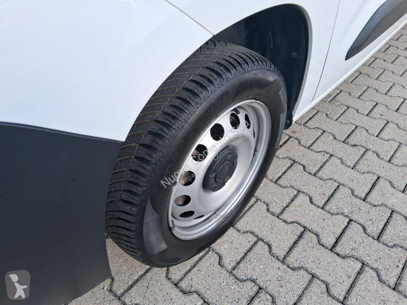 Véhicule utilitaire Fiat III