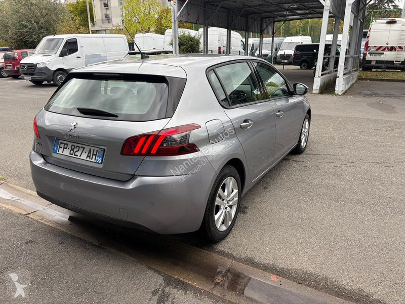 Véhicule utilitaire Peugeot 308 1.2 PURETECH...