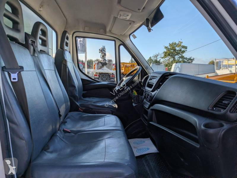 Véhicule utilitaire Iveco 35C15