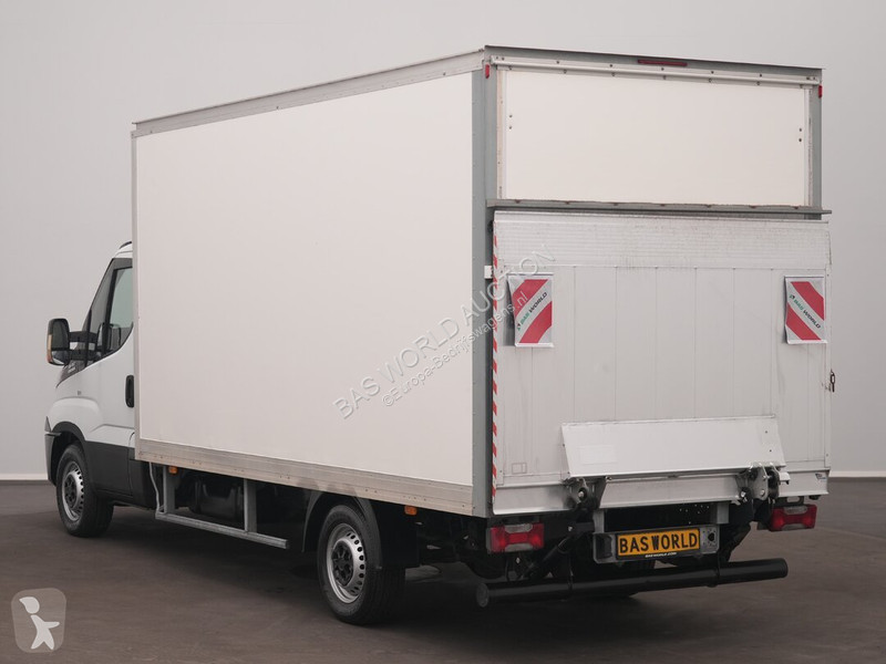 Véhicule utilitaire Iveco 35S16