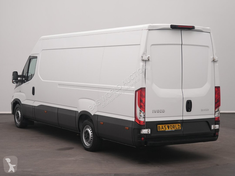 Véhicule utilitaire Iveco 35S16